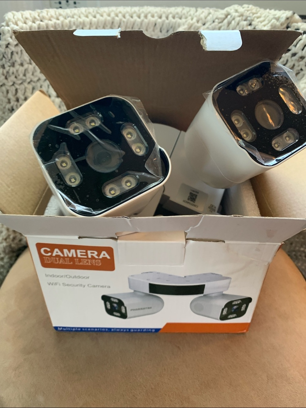 Phansatim HD Smart Security Camera
WIFI or Network Cable Connection
Pan/Tilt